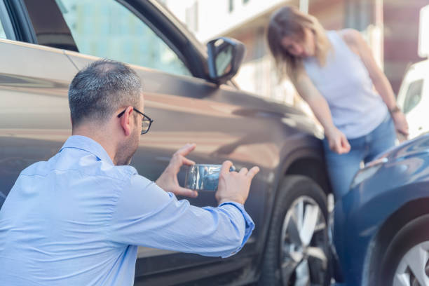 Professional Commercial Auto Insurance technician working in Lake Belvedere Estates, FL